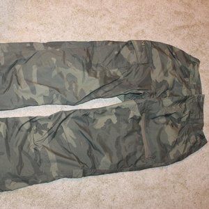 Burton Snowboard/ski camo pants size Men's Medium